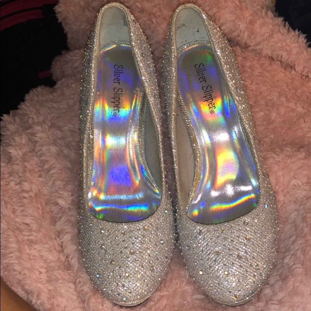 Heels - Picture 2 of 5